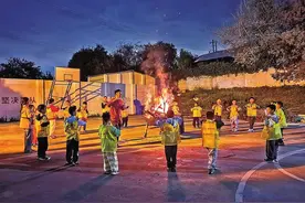 水火箭试验、飞盘竞技、植物手工皂制作……这个特训营，孩子们超爱！图片