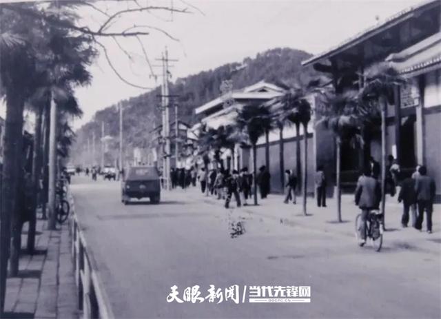 巷遇②｜从西南巨儒到市井烟火，遵义这条宝藏老街穿越百年