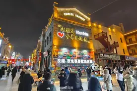 【文化中国行】欢歌笑语迎新春！“中华巴洛克·尔滨故事”体验街区日均迎客3000余人次图片