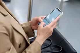 当心，他们可能都是“群演”！图片