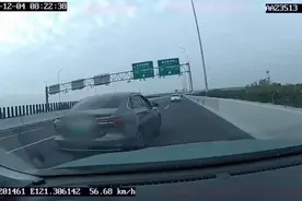 上海高架上又现斗气车！一出租车被网约车疯狂“别车”7分钟，警方：肇事司机已被刑拘图片