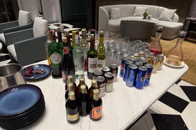 洲际行政酒廊的天花板，是这家？