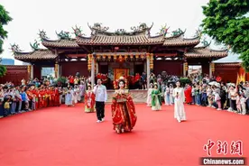 泉州天后宫纪念妈祖诞辰 原创歌曲《簪花献妈祖》首演图片