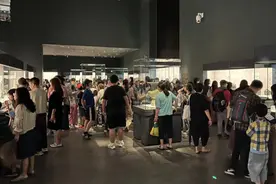 上海这处文化地标雨中重启：排队久吗？人挤人吗？服务如何？记者实地体验图片