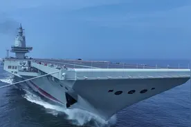 福建舰下水2周年！沉浸式感受航母福建舰迎面驶来图片