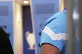 领袖气质！哈兰德欧冠决赛中场时鼓励队友：我们会赢的，不用担心图片