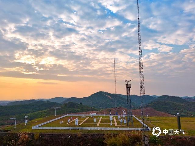 钦州：2025 年最后一场日落