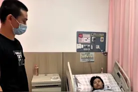 广东夫妻“生2女又产4胞胎” 引发网友质疑，丈夫回应图片