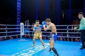 日本拳手获WBC超羽量级亚洲拳王金腰带图片