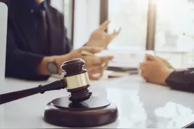 学生请假期间校外遇车祸不幸身亡 家属起诉学校索赔20万元被驳回图片