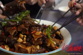 蓝山美食：楠市牛蹄图片