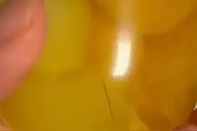 喜之郎被曝果冻中吃出头发！此前也被曝出有异物图片