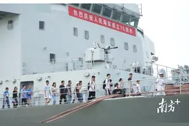 遇“舰”湛江，与军舰零距离互动！这样的军营开放日爱了吗？图片