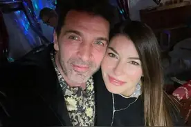 结束十年爱情长跑！46岁的他终成婚，网友祝贺图片