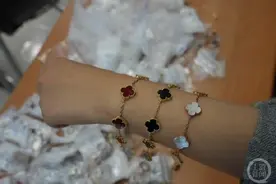 上海查处一仿制高档奢侈品售假团伙，一折起卖半年营业额近千万元图片