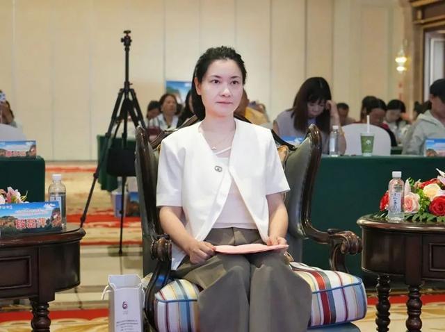 七彩云南遇龙虎仙山—龙虎山文旅昆明推介会签约专列启程