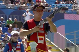所有击发全部命中 四川内江籍射击运动员吕健林夺得混合团体双向飞碟铜牌图片