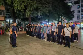 玉塘网格开展秋季人口信息核采工作图片