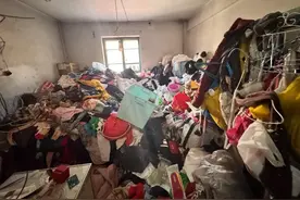 把独居老人的“垃圾山”从心头搬离图片