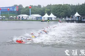 2024泰州铁人三项亚洲杯赛决战泰州溱湖图片