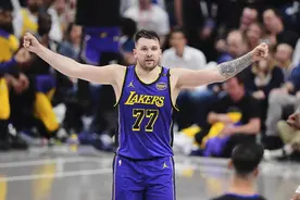「NBA」东契奇重返达拉斯砍下45分，湖人客场大胜独行侠锁定季后赛资格图片