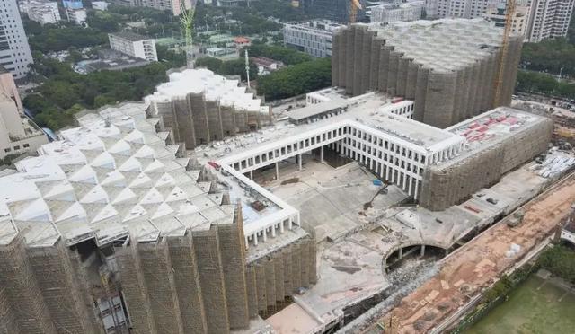南海文化中心封顶，就在千灯湖畔！内有图书馆、自然科学探索馆、文化馆