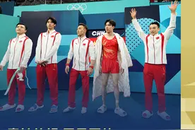 巴黎奥运会-竞技体操男团决赛 中国队惜败摘银图片
