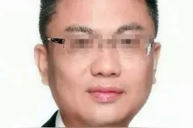 黄教授曾在课题组组会上多次讲过：“我背后有学校年薪50万的专业律师团队”“你就算在网上发表了，别人都是来看笑话的”。图片