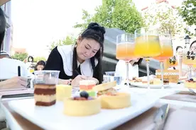 市南区举办“情满中秋 花好月缘”单身派对图片