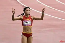 吴艳妮赛后感谢母亲到场支持，林雨薇轻松谈0.02秒之差无缘奥运达标图片