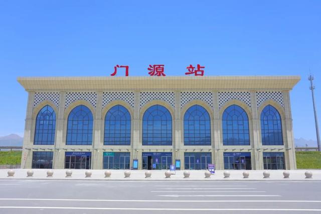 旅客齐呼“哇塞”！窗外闪过……