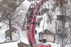 江苏淮安：传统村落摆起“长桌宴”迎中国年图片