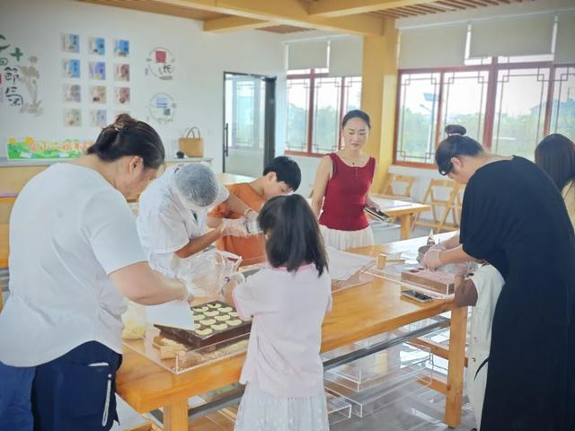 打铁花、烟火瀑布…一天就该这么过！