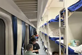“火车下铺之争”如何解？专家：建议优化卧铺车厢布局 切割部分公共空间用于共享共用图片