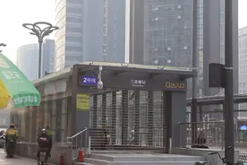 合肥地铁2号线三里庵站新开2个出入口图片