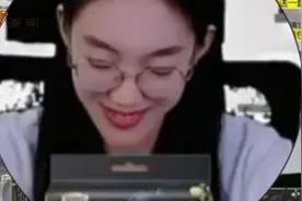 自由点被央视315晚会曝光，品牌同一时间仍在直播卖货，观众提醒主播：收你的来了；主播鬼魅一笑直播突然中断图片