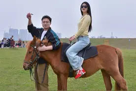 “武汉欠湖南一个座”，网友：湖南湖北本就是一家人，不谈亏欠图片