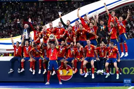 欧洲杯决赛西班牙2-1胜英格兰 队史第四次夺得冠军图片