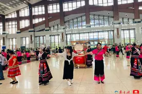 秘境变通途！看龙山县如何借“轨”腾飞，织就文旅新图景图片