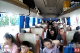 “平时生意不好，就想多拉几个人”，大客车节日超员，驾驶员被扣6分图片