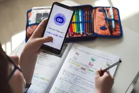 “作业咋有一股AI味？”当小学生开始用AI写作业，有老师吐槽，有家长吵翻……图片