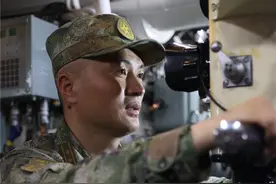 组图丨潜艇里的一平米战位——走进海军潜艇部队②图片