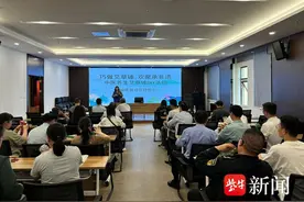 巧做艾草锤，欢聚承非遗！常熟市碧溪街道聚和佳苑社区开展非遗手作养生锤DIY活动图片