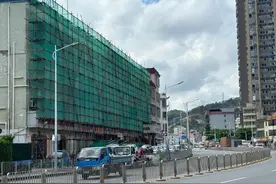 当四胞胎突然降临：夫妻俩住在城中村，月收入不到1万，已有两个女儿图片