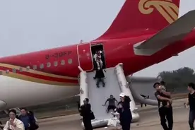 石家庄飞深圳一航班紧急返航疏散旅客，深航：系客舱出现烟雾，已安全落地图片