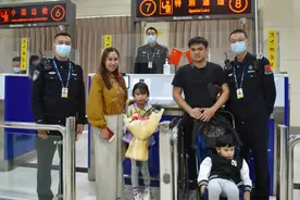 丽江机场口岸年出入境流量首次突破10万人次图片