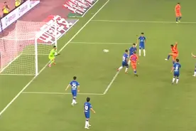 山东泰山2:1武汉三镇，费莱尼、贾德松进球，王大雷下一轮停赛图片