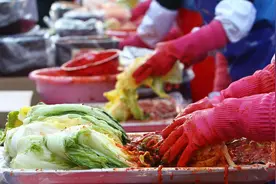 大白菜和萝卜涨价，韩国泡菜制作成本增加约两成图片
