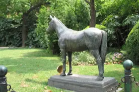 上海闲话聊体育｜马蹄“嘚嗒”，闹市赛马留痕图片