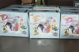 “小马宝莉”卡牌爆火！有款一盒四千元，很多孩子跟风，专家提醒图片